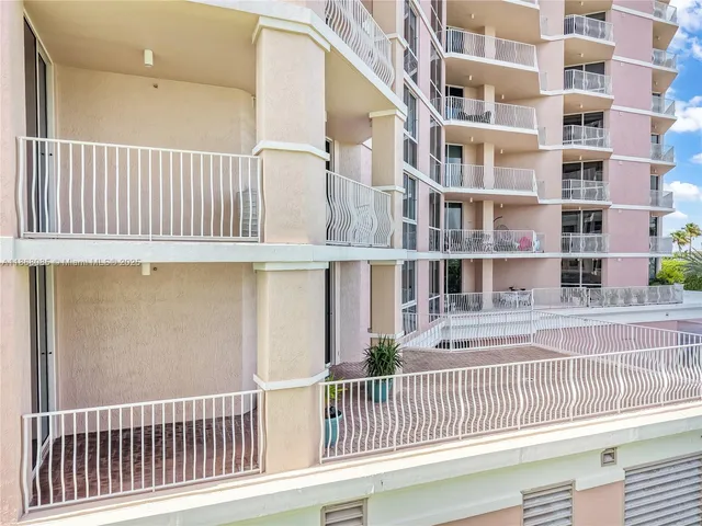 $13,000 | 1460 South Ocean Boulevard, Unit 304, Lauderdale-by-the-Sea, FL 33062