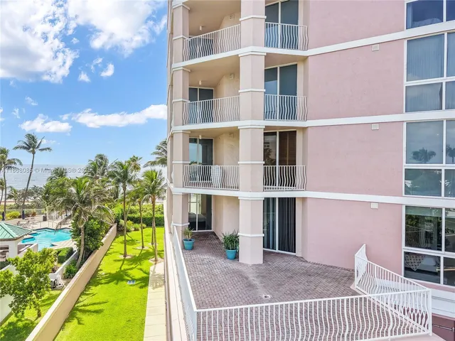 $13,000 | 1460 South Ocean Boulevard, Unit 304, Lauderdale-by-the-Sea, FL 33062