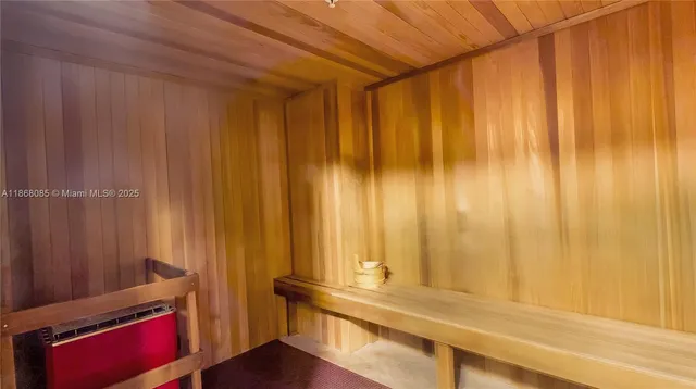 $13,000 | 1460 South Ocean Boulevard, Unit 304, Lauderdale-by-the-Sea, FL 33062