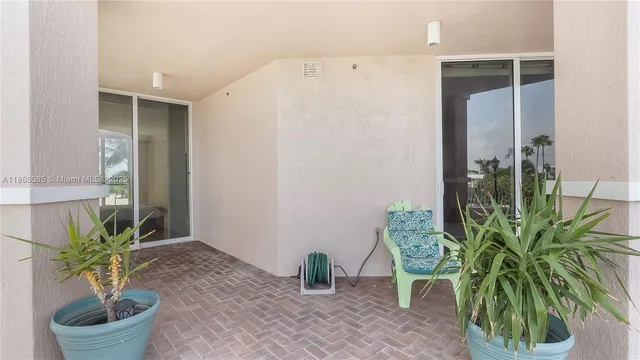 $13,000 | 1460 South Ocean Boulevard, Unit 304, Lauderdale-by-the-Sea, FL 33062