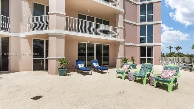 $13,000 | 1460 South Ocean Boulevard, Unit 304, Lauderdale-by-the-Sea, FL 33062