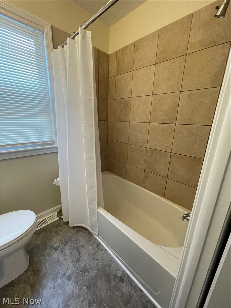 29317 Oakdale Road Willowick, OH 44095 - Photo 14 of 33 Main Bath