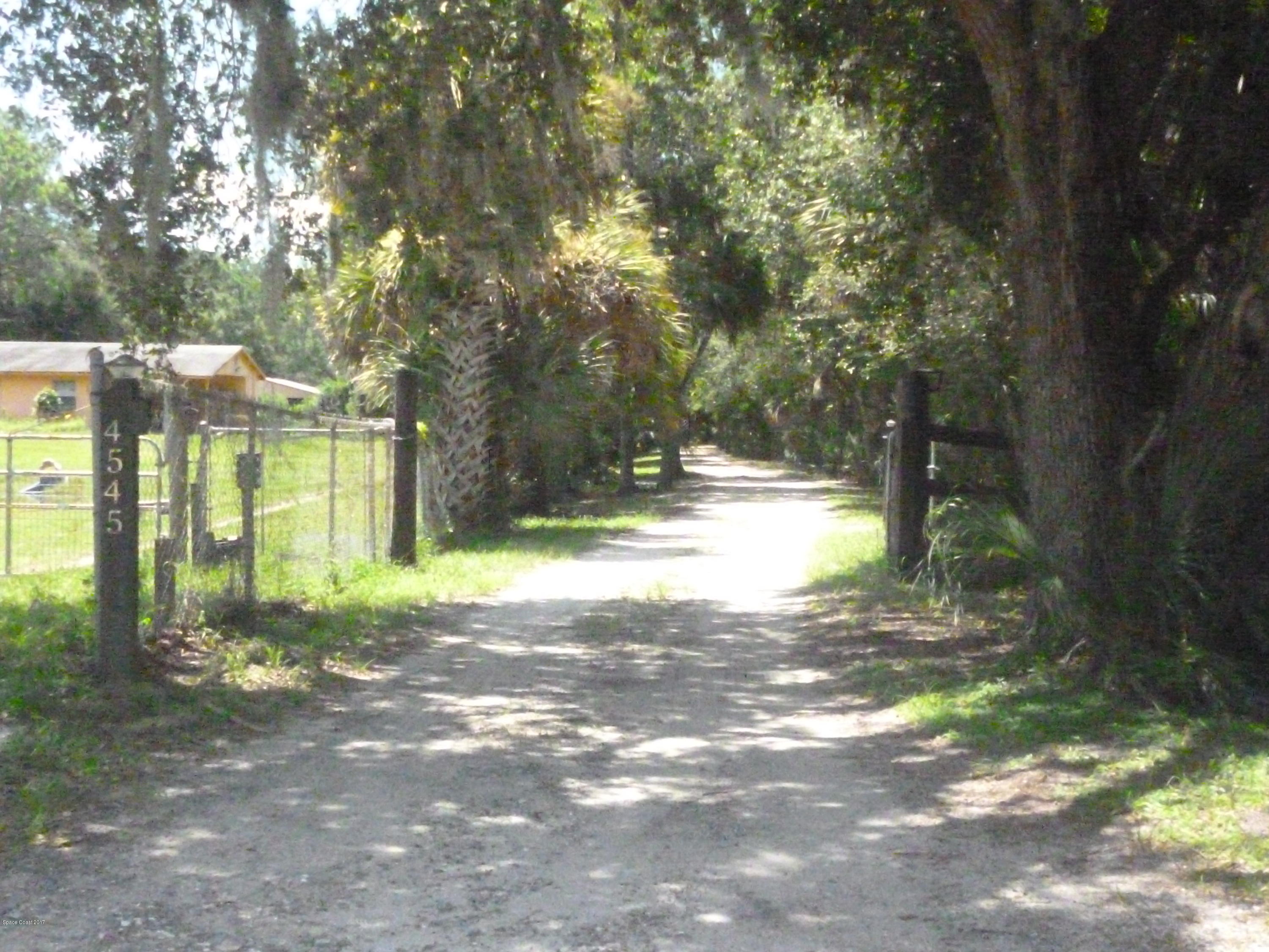 4545 James Road Cocoa, FL 32926 - Photo 10 of 85 P1020163