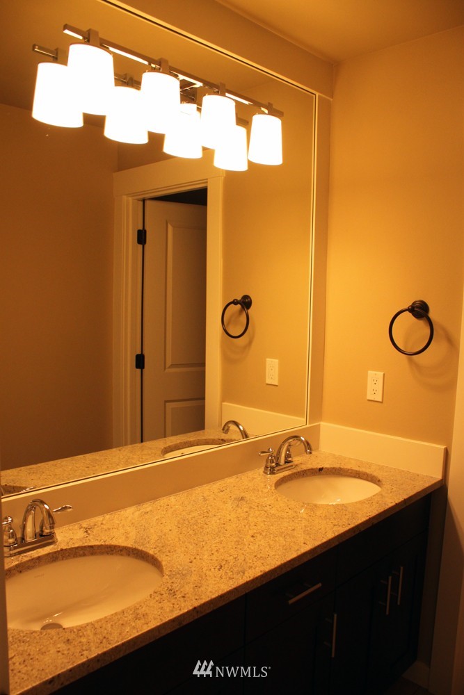 2001 Jones Avenue Northeast Renton, WA 98056 - Photo 11 of 15 Gallery Image 11