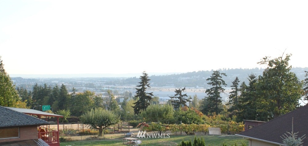 2001 Jones Avenue Northeast Renton, WA 98056 - Photo 13 of 15 Gallery Image 13