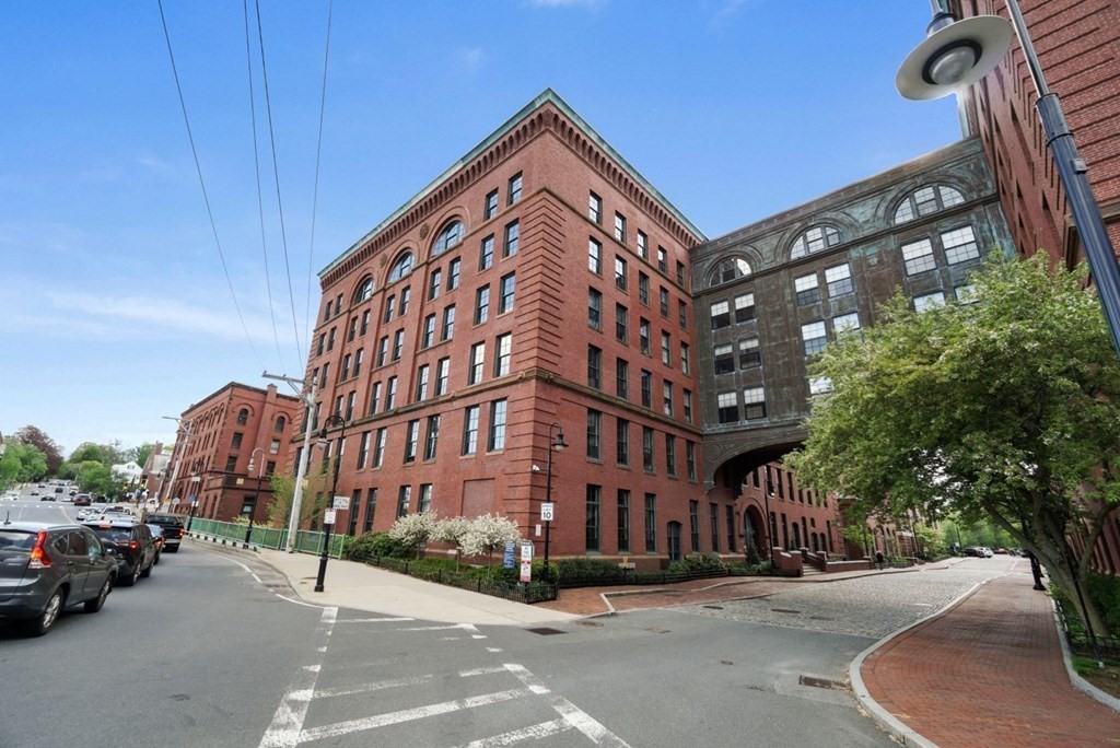 1245 Adams Street, Unit B210 Boston, MA 02124 - Photo 16 of 23 a view of a large building