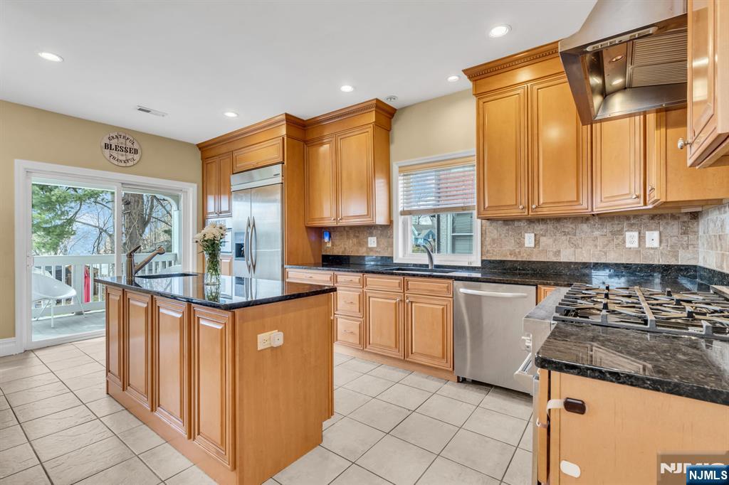 467 Summit Avenue Hackensack, NJ 07601 - Photo 13 of 50