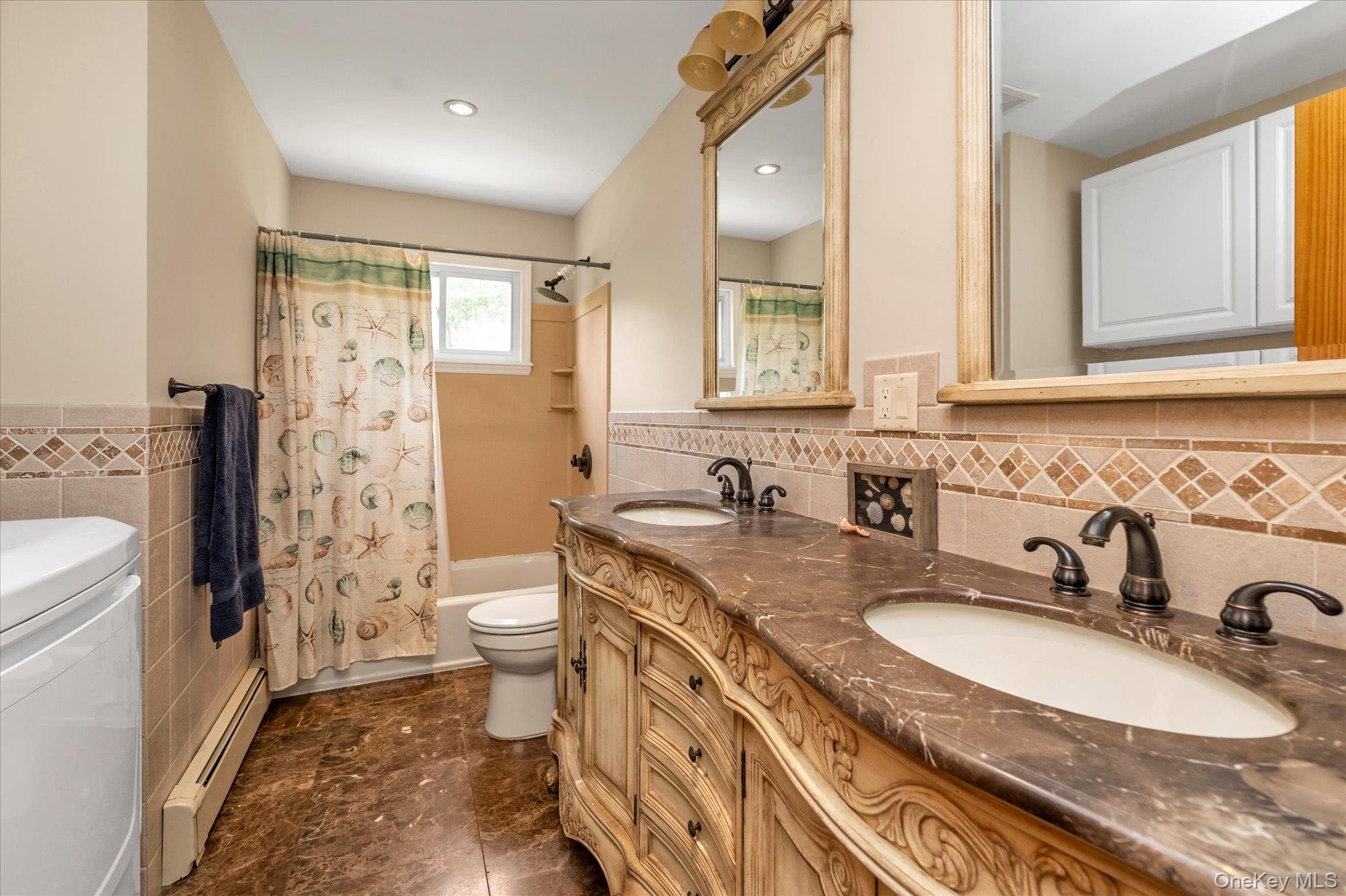 7 Freedom Court Babylon, NY 11702 - Photo 15 of 29