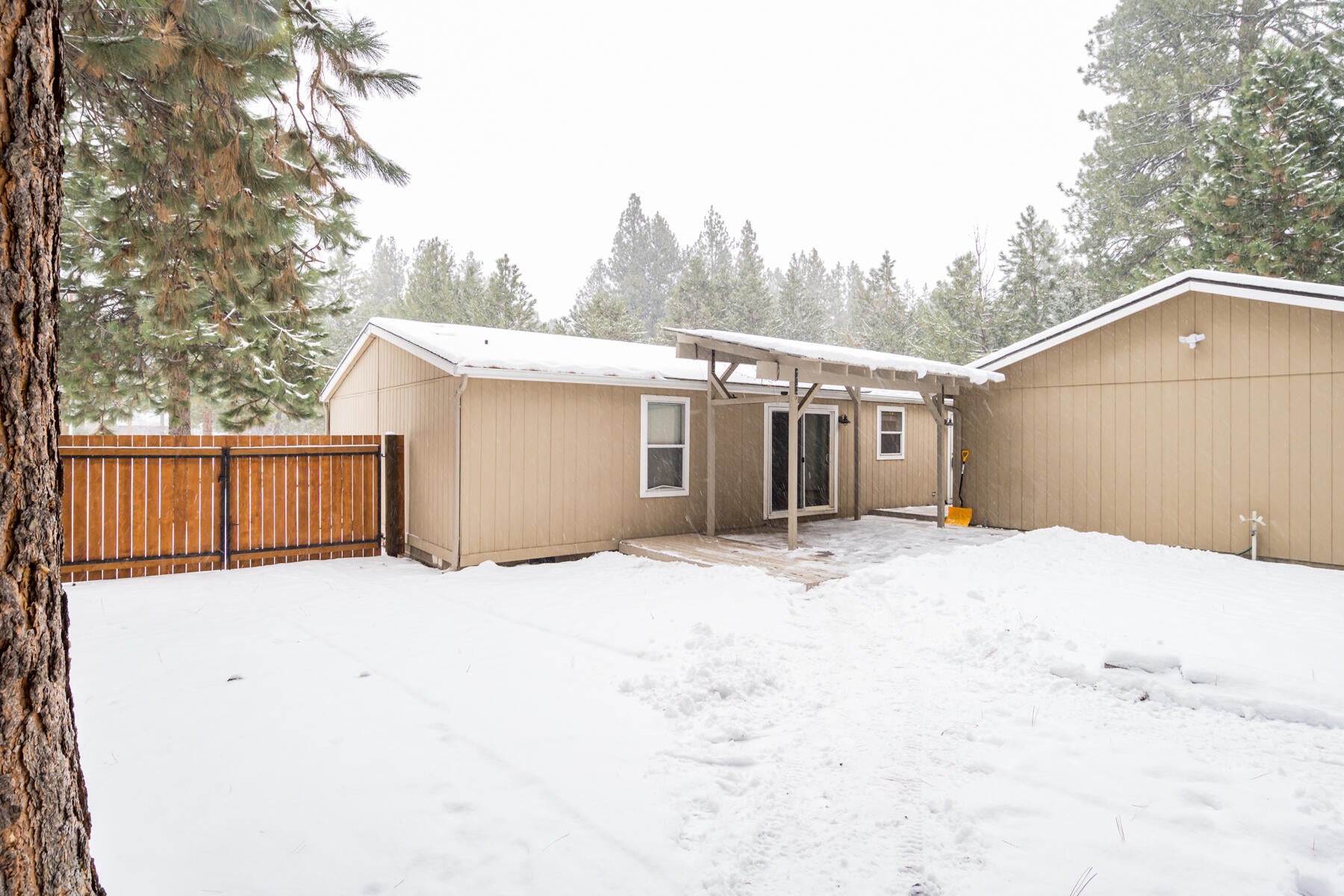 19271 Indian Summer Road Bend, OR 97702 - Photo 10 of 48 JH5_8078