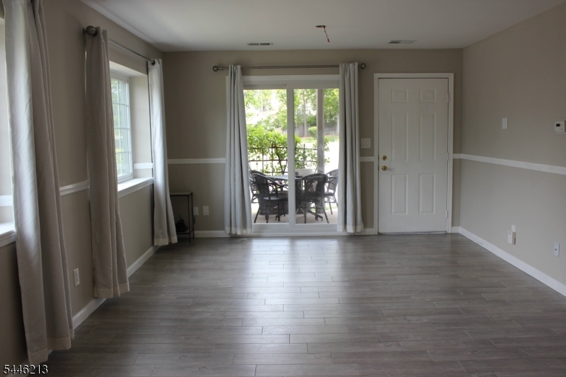 37 Ray Court Bedminster, NJ 07921 - Photo 2 of 8