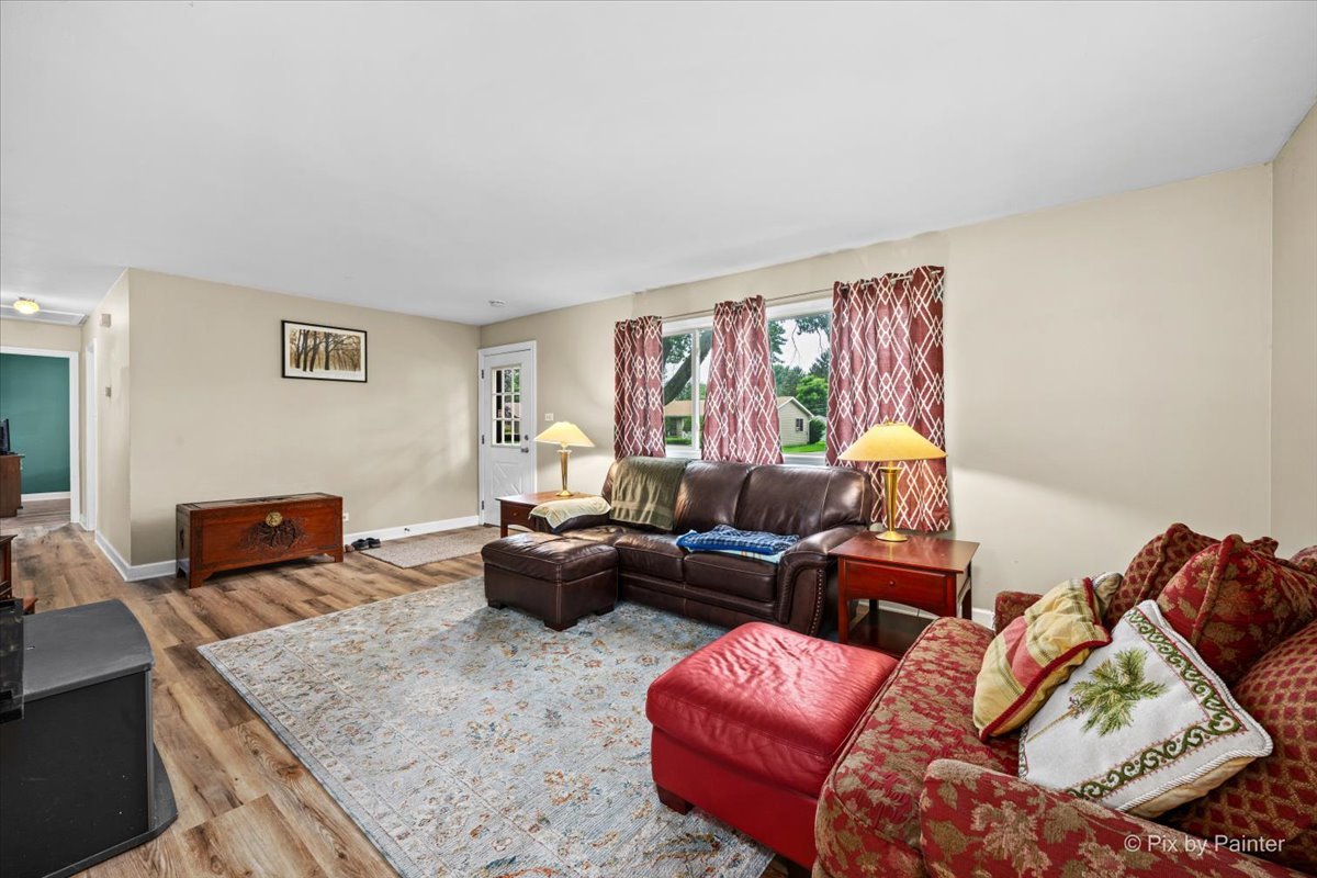 5506 Burwood Road Cary, IL 60013 - Photo 4 of 24 Gallery Image 4
