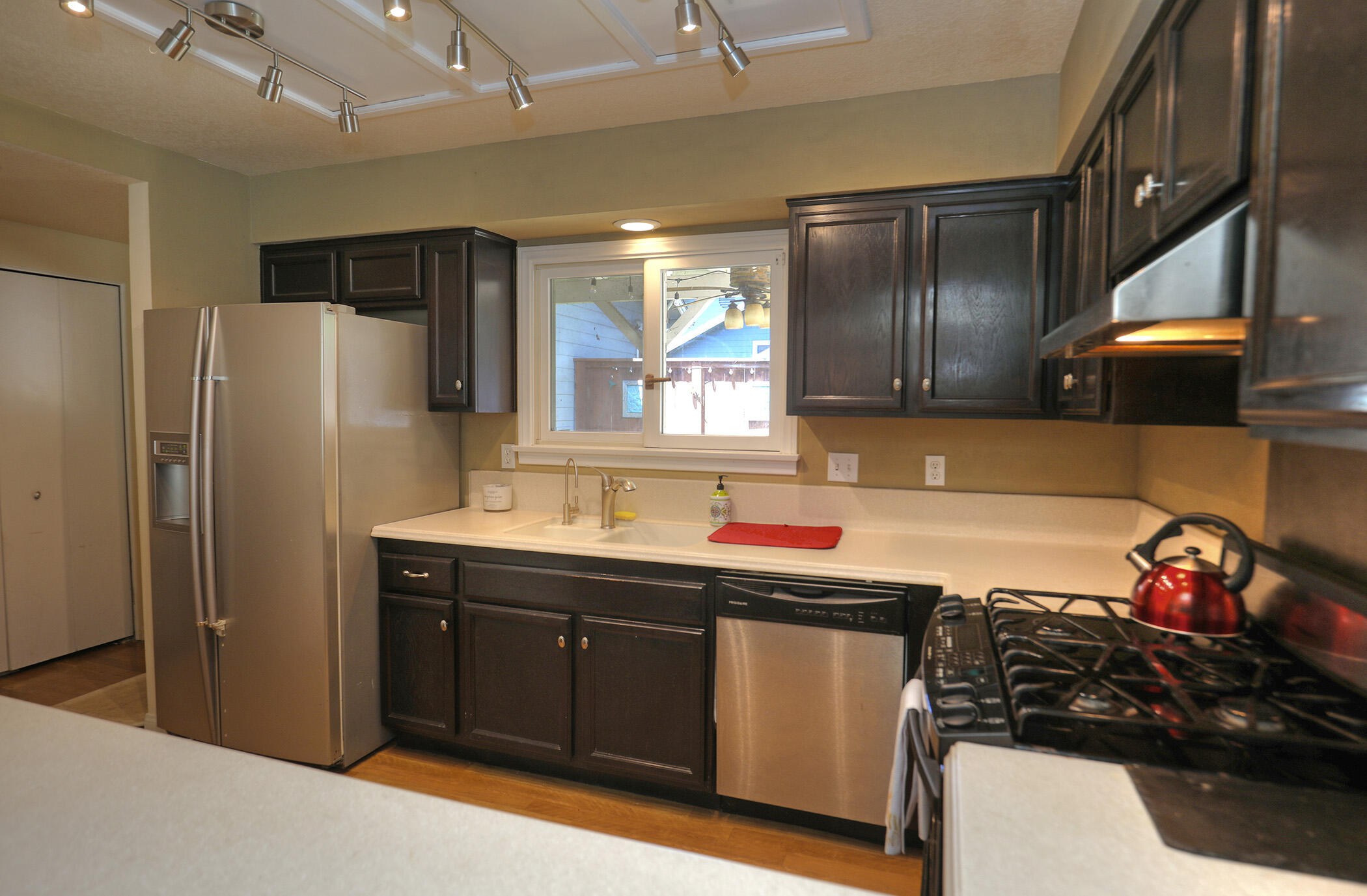 4014 Primavera Road, Unit A Santa Barbara, CA 93110 - Photo 8 of 26 12