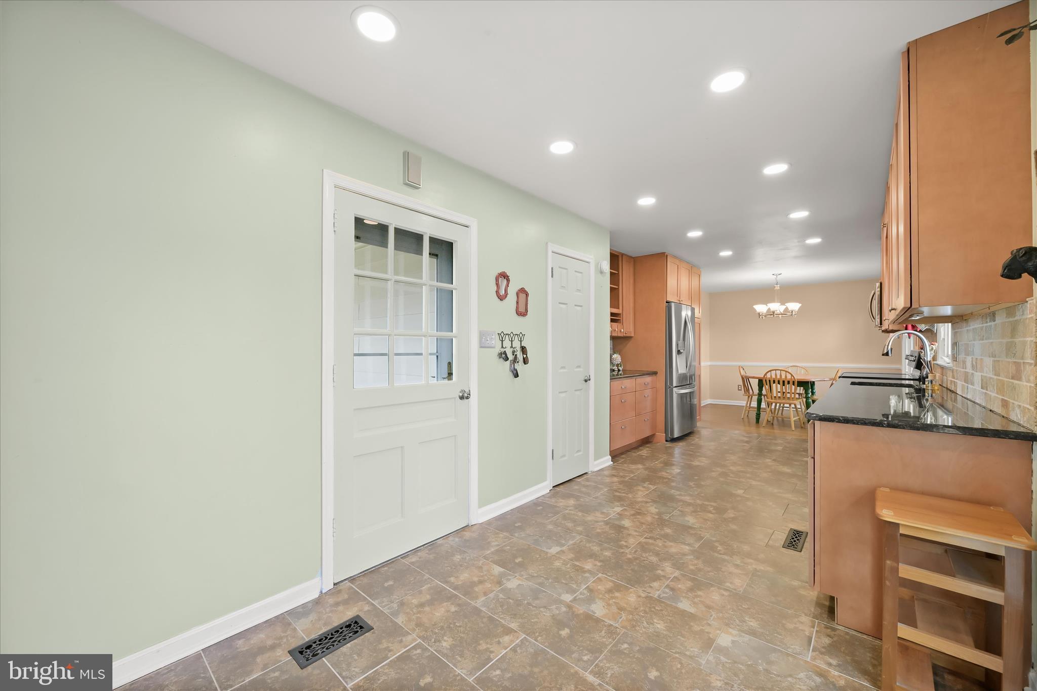 14821 Ridge Oak Drive Boyds, MD 20841 - Photo 19 of 49 a view of a kitchen with a sink