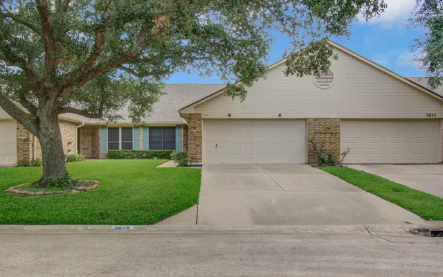 $270,000 | 3618 Teakwood Lane, Pearland, TX 77584