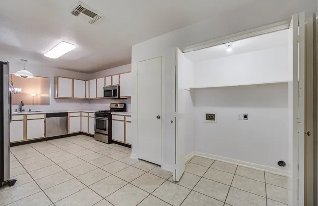 $270,000 | 3618 Teakwood Lane, Pearland, TX 77584