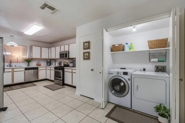 $270,000 | 3618 Teakwood Lane, Pearland, TX 77584