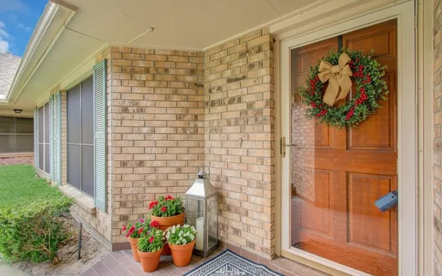 $270,000 | 3618 Teakwood Lane, Pearland, TX 77584