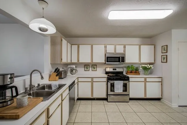 $270,000 | 3618 Teakwood Lane, Pearland, TX 77584