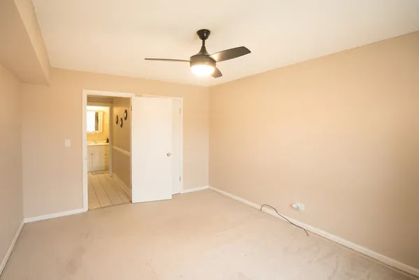 $140,000 | 5000 Carriageway Drive, Unit 211, Rolling Meadows, IL 60008