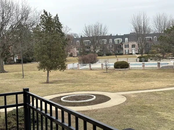 $140,000 | 5000 Carriageway Drive, Unit 211, Rolling Meadows, IL 60008