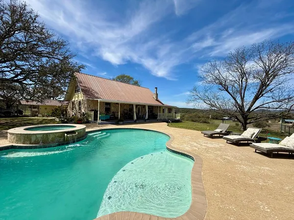 $1,190,000 | 3320 Privilege Creek Road, Pipe Creek, TX 78063