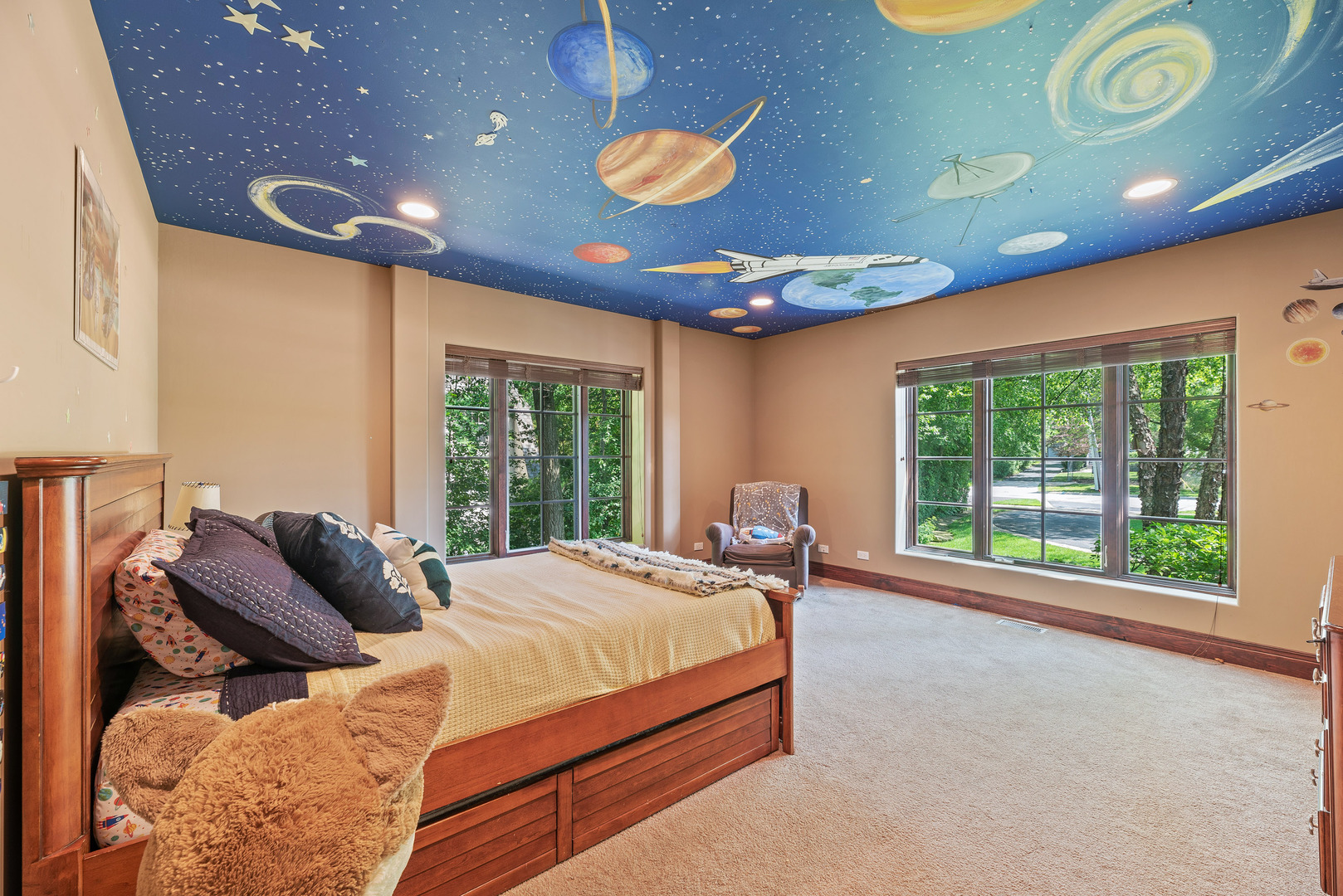 493 Hazel Avenue Highland Park, IL 60035 - Photo 30 of 52 a bedroom with a bed and window