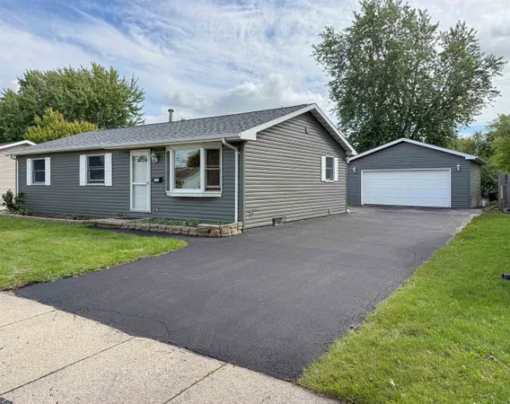 $320,000 | 1235 East Sylvan Avenue, Appleton, WI 54915