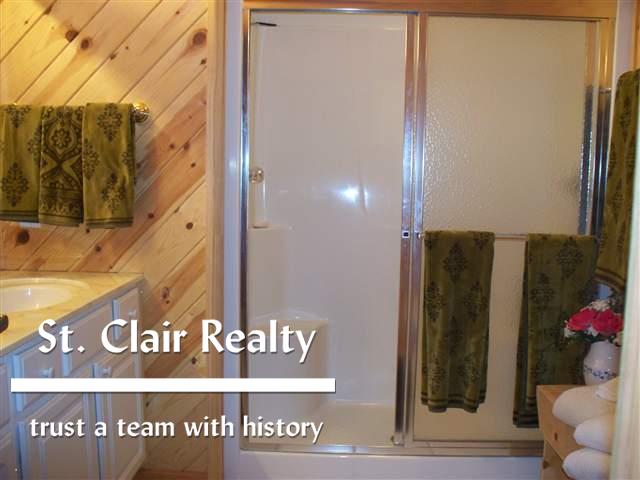1698 Castleview Gladwin, MI 48624 - Photo 11 of 27