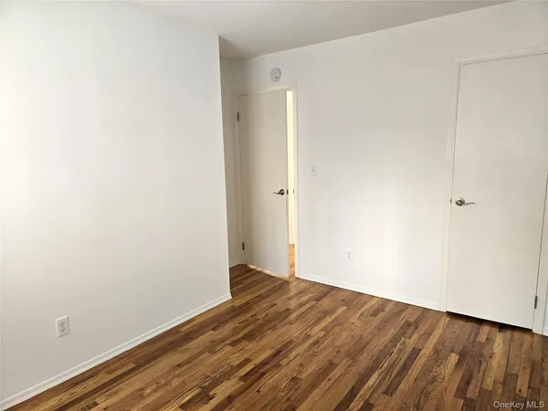 $3,750 | 74 Ashwood Road, Unit 1, Port Washington, NY 11050