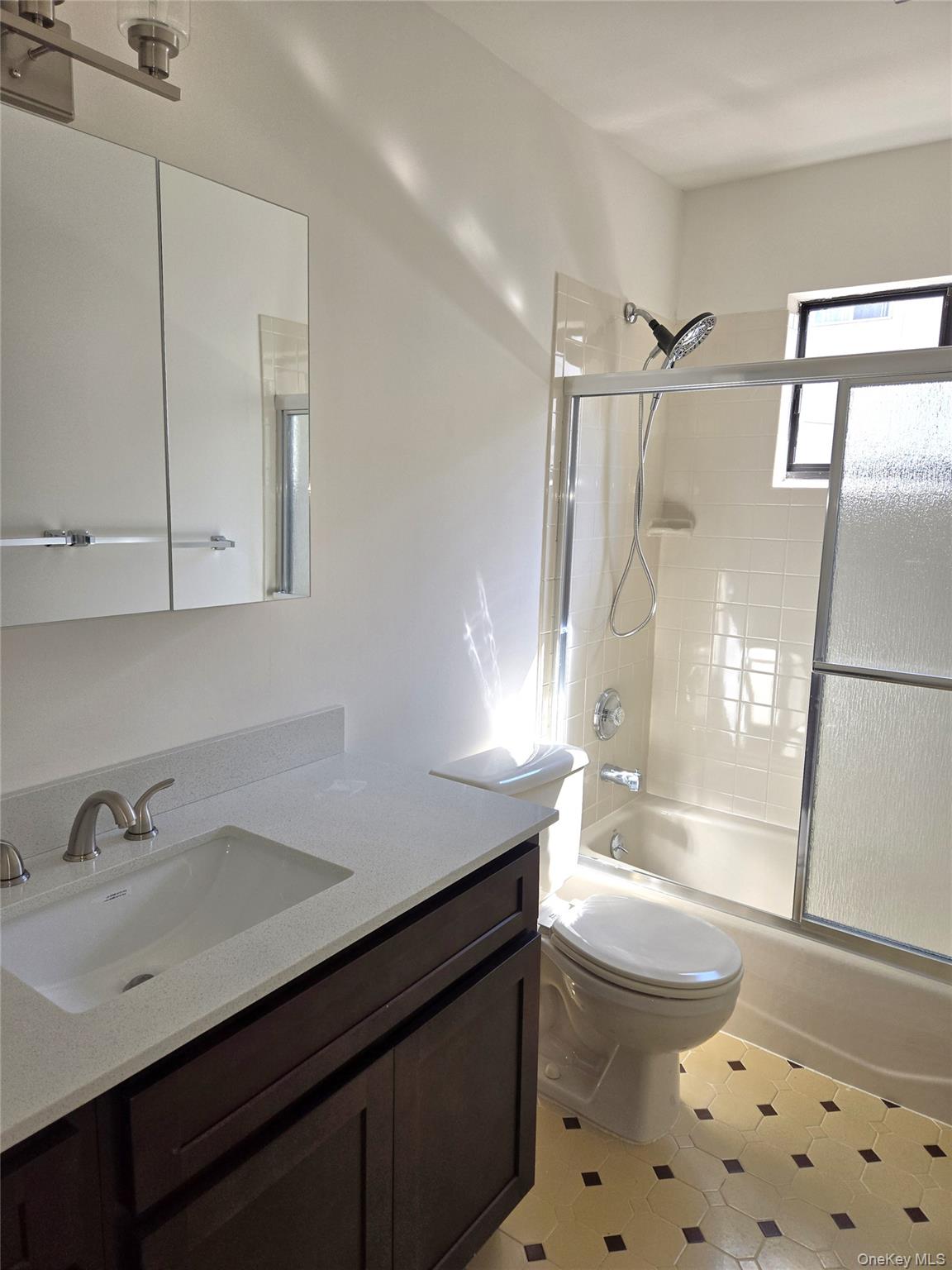 74 Ashwood Road, Unit 1 Port Washington, NY 11050 - Photo 14 of 17