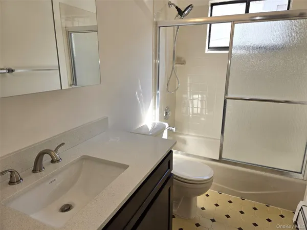 $3,750 | 74 Ashwood Road, Unit 1, Port Washington, NY 11050