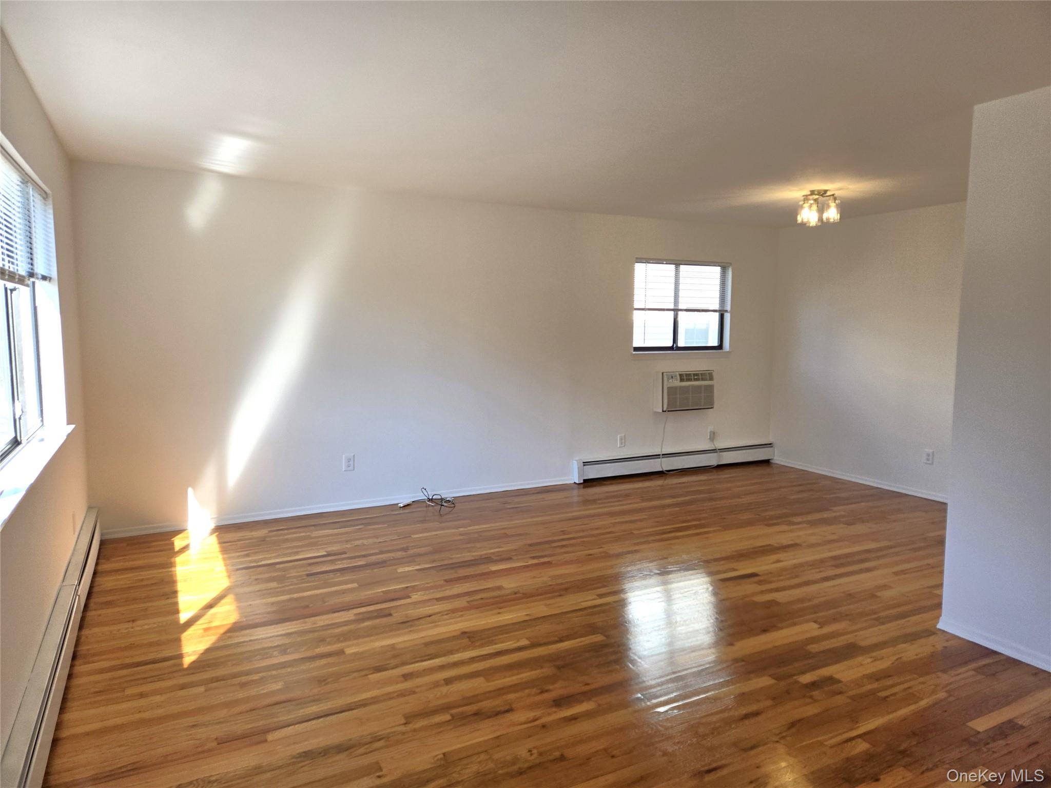 74 Ashwood Road, Unit 1 Port Washington, NY 11050 - Photo 2 of 17 Living/Dining Room