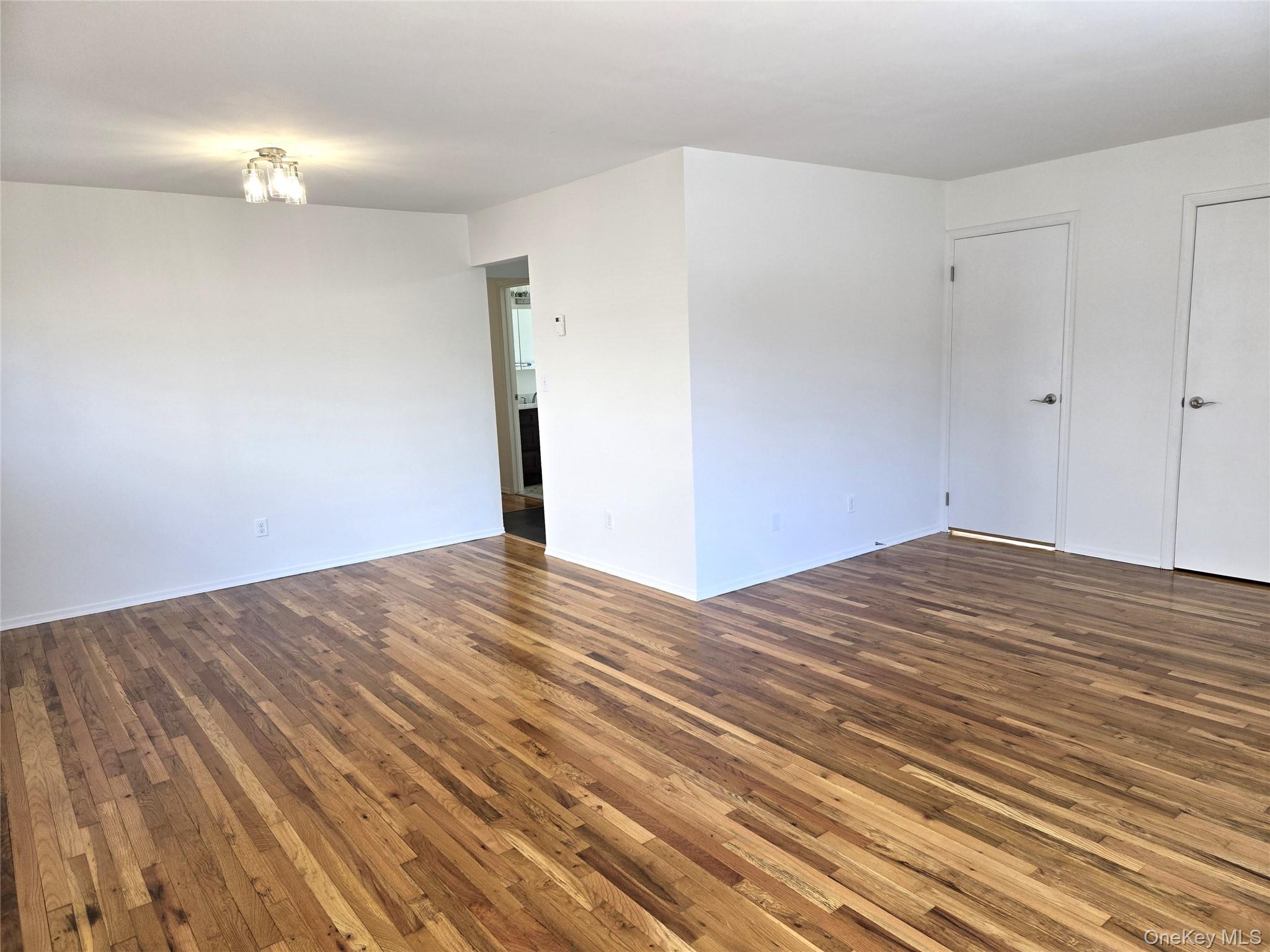 74 Ashwood Road, Unit 1 Port Washington, NY 11050 - Photo 4 of 17 Living/Dining Room