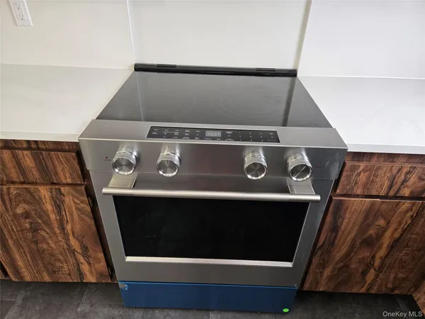 $3,750 | 74 Ashwood Road, Unit 1, Port Washington, NY 11050