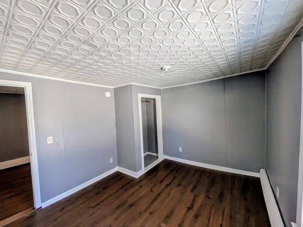 $1,500 | 13-15 Walnut Street, Unit 3, Claremont, NH 03743