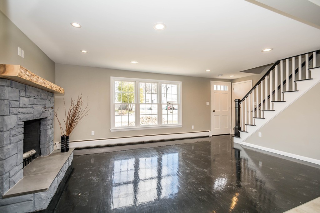 301 Douglas Road Lowell, MA 01852 - Photo 12 of 30 Gallery Image 12