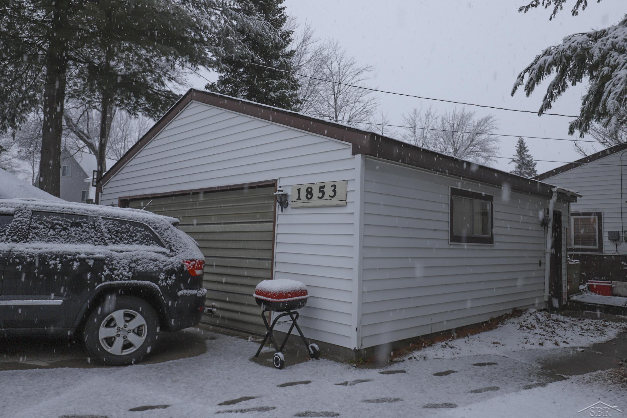 1853 Arbor Road Lake, MI 48632 - Photo 35 of 40 50097385-34.JPG