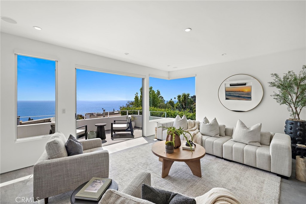 2901 Alexander Road Laguna Beach, CA 92651 - Photo 2 of 40 Gallery Image 2