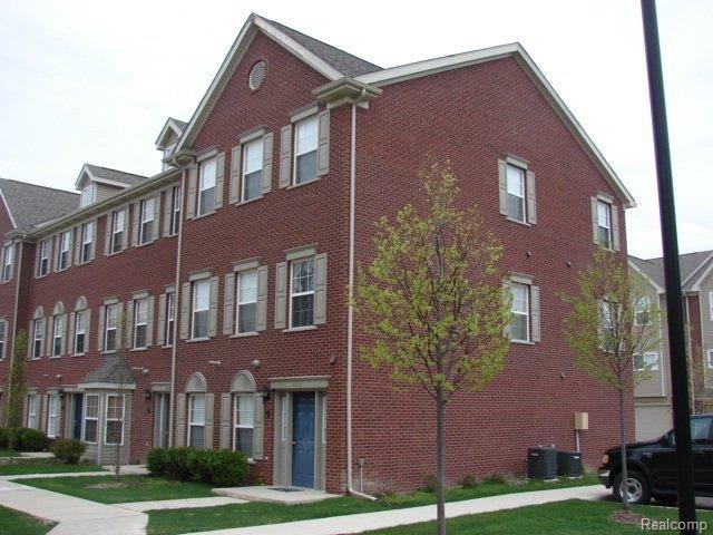 22732 Goddard Road, Unit 38 Taylor, MI 48180 - Photo 3 of 17 Right Side