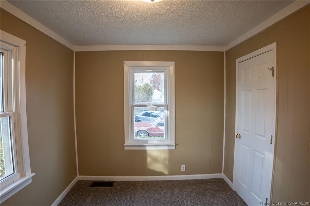835 Allen Street Scottsburg, IN 47170 - Photo 14 of 35
