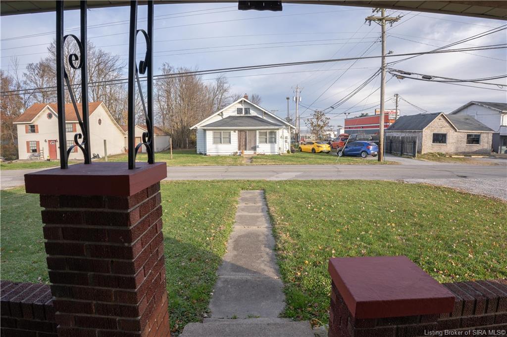 835 Allen Street Scottsburg, IN 47170 - Photo 6 of 35