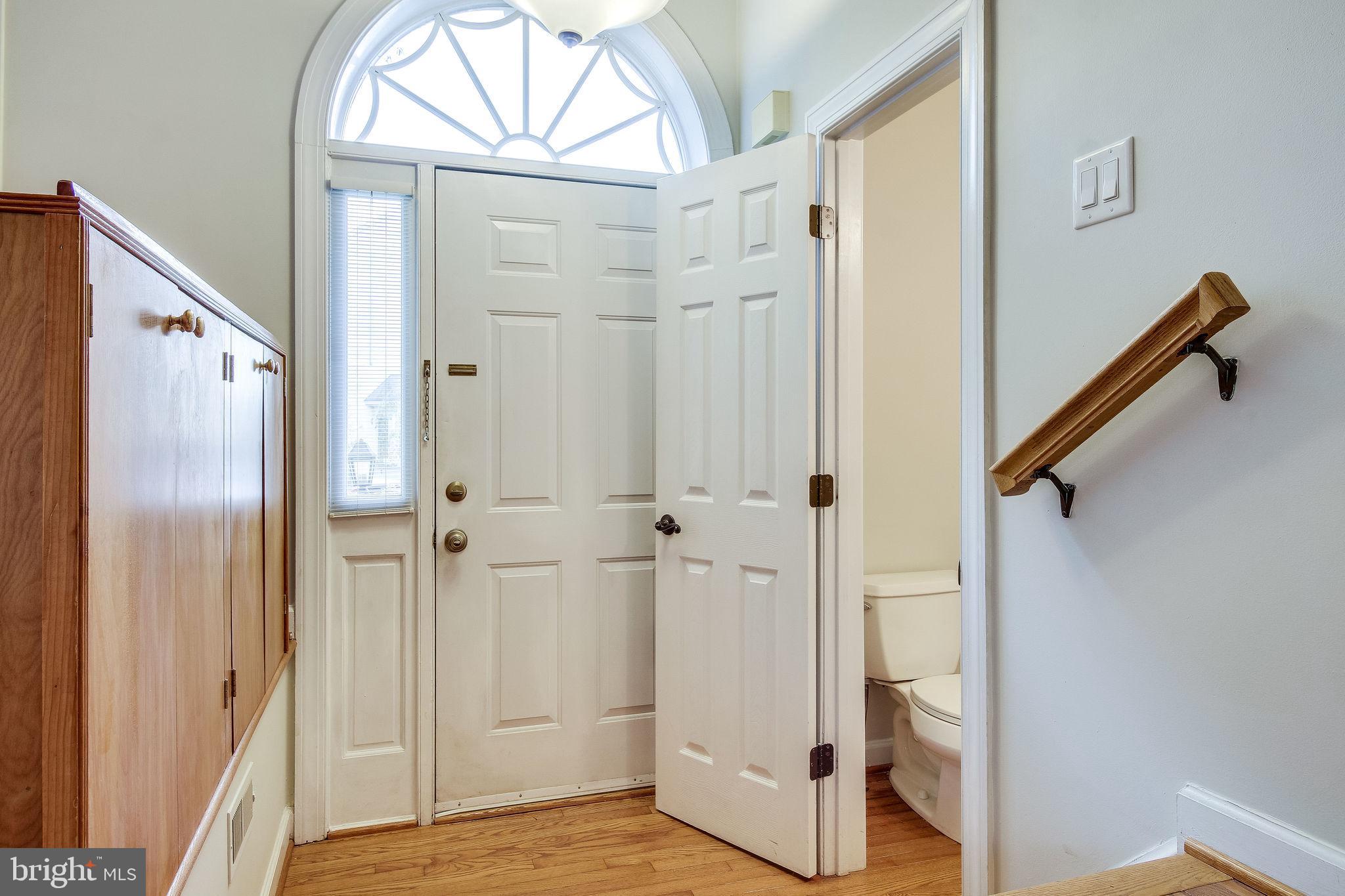 3600 Ransom Place Alexandria, VA 22306 - Photo 3 of 54 Gallery Image 3