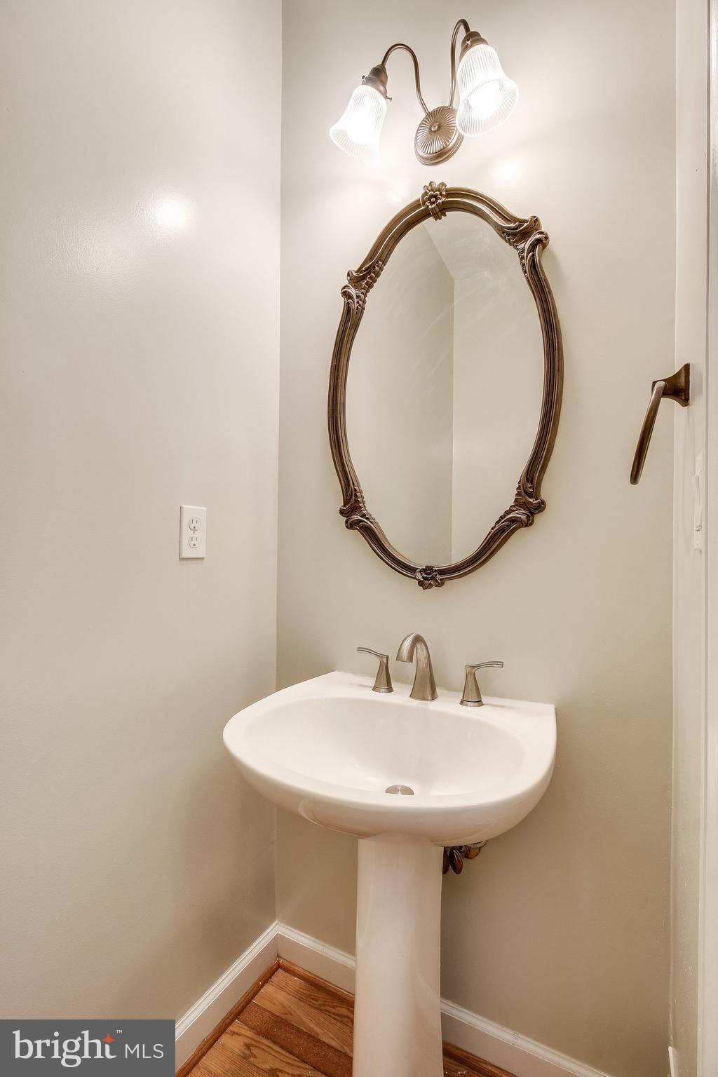 3600 Ransom Place Alexandria, VA 22306 - Photo 7 of 54 Main level half bath