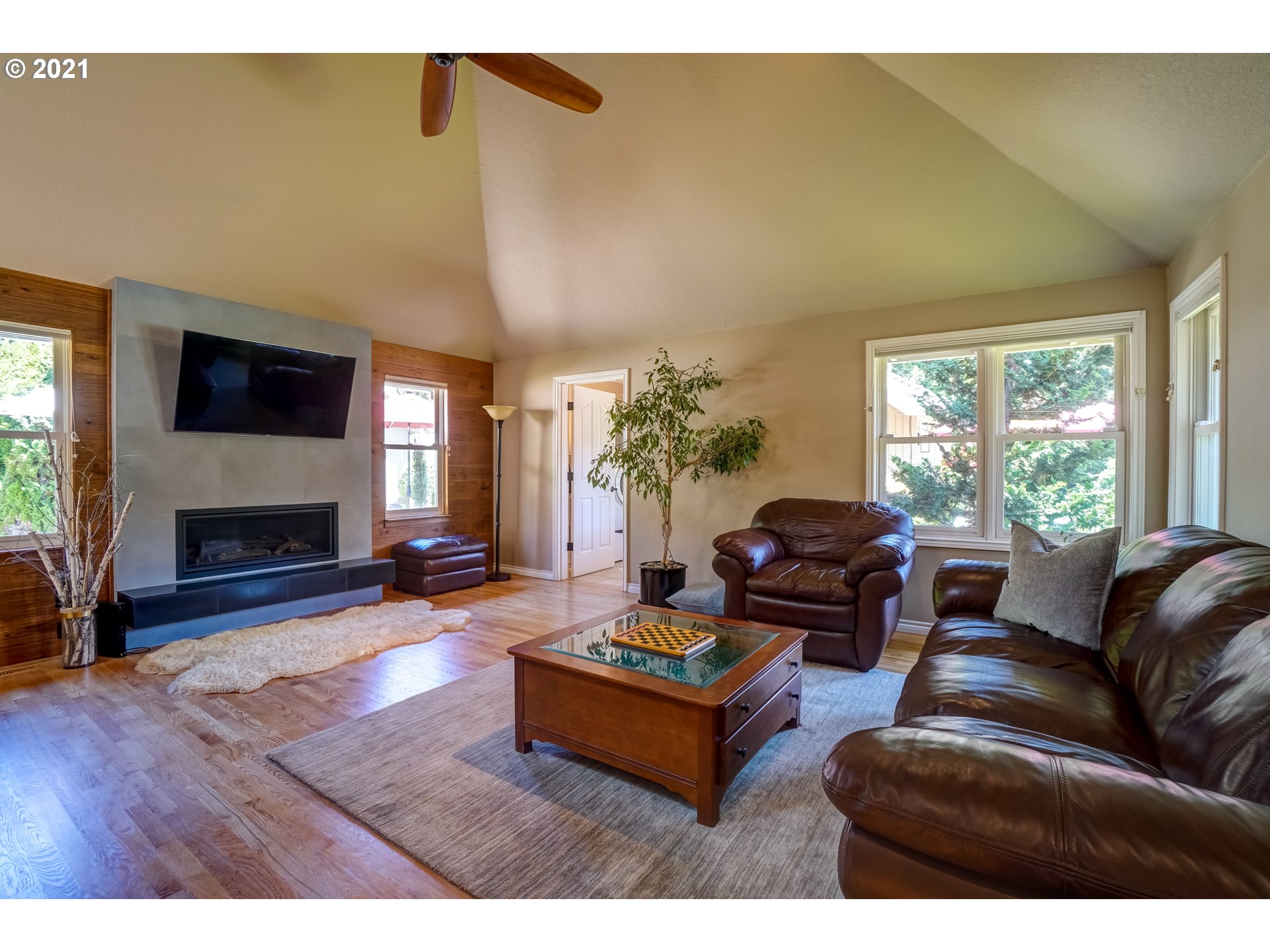 28445 Southwest Grahams Ferry Road Wilsonville, OR 97070 - Photo 10 of 32 Gallery Image 10