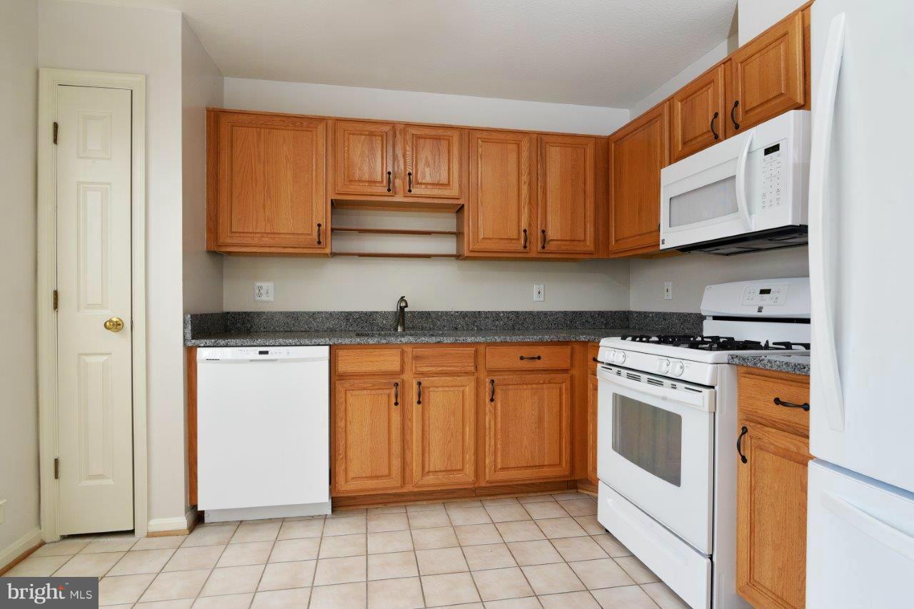 12000 Amber Ridge Circle, Unit A102 Germantown, MD 20876 - Photo 18 of 30 Kitchen