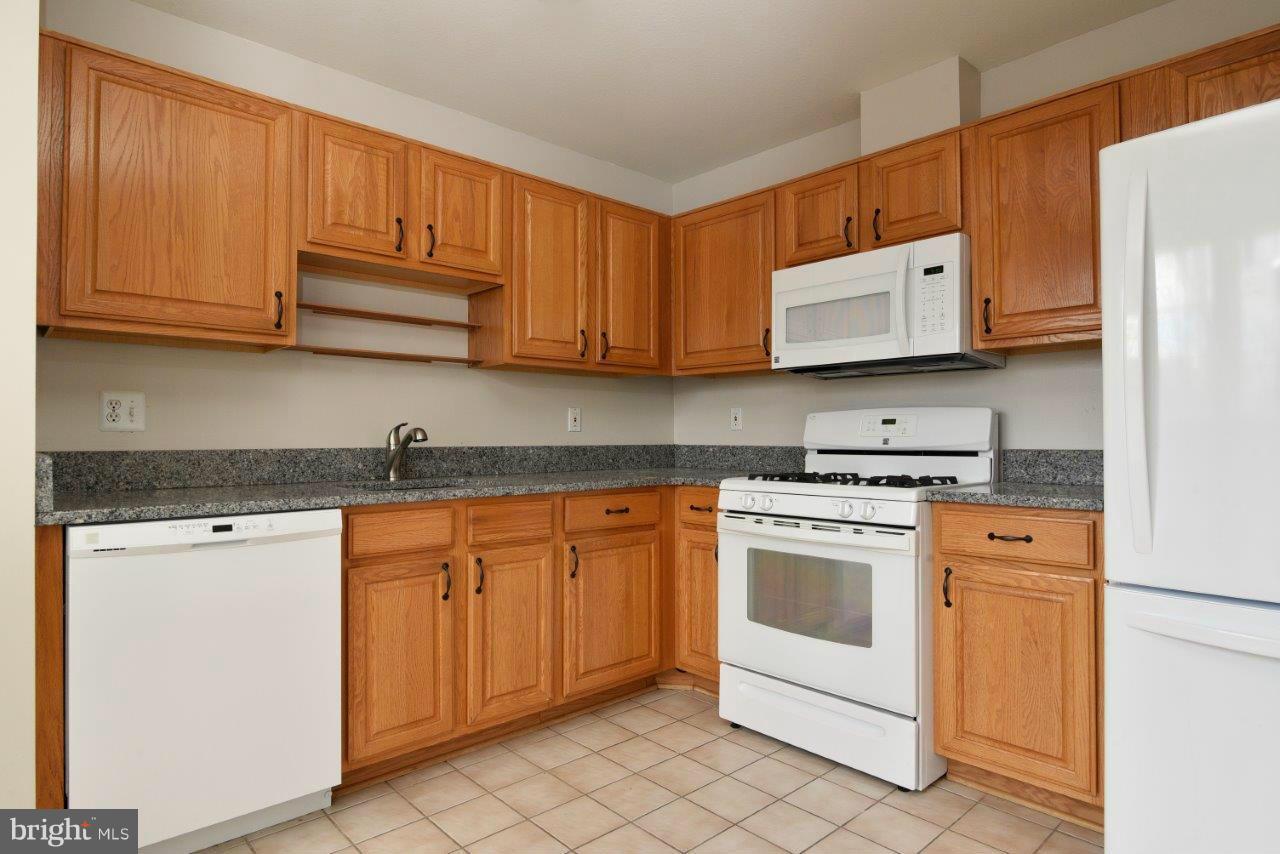 12000 Amber Ridge Circle, Unit A102 Germantown, MD 20876 - Photo 20 of 30 Kitchen