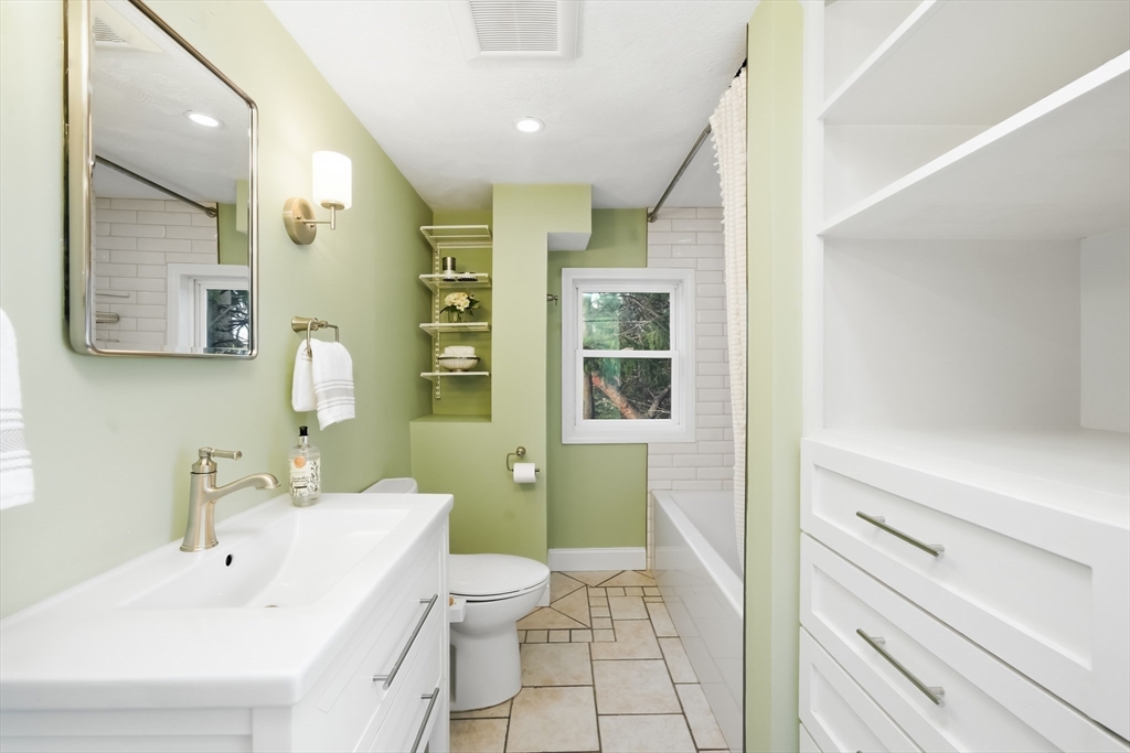 49 Spruce Street Winchester, MA 01890 - Photo 19 of 41