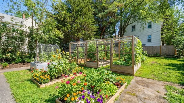 $829,000 | 49 Spruce Street, Winchester, MA 01890