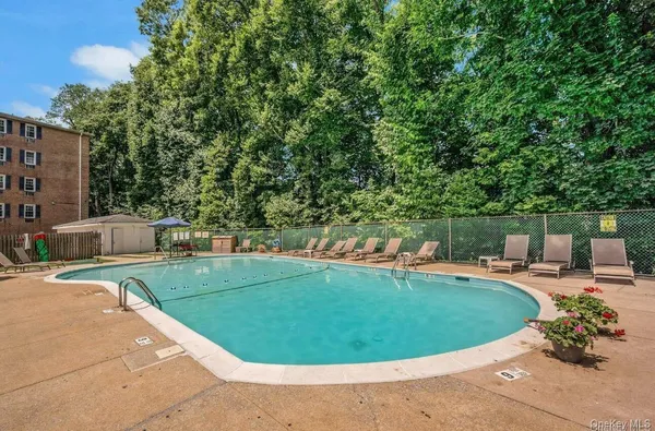 $2,500 | 4 Consulate Drive, Unit 1B, Tuckahoe, NY 10707