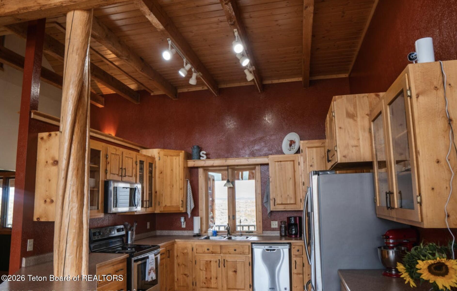 4 Beaver Ridge Road Daniel, WY 83115 - Photo 11 of 51 High ceilings